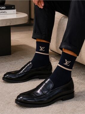 Louis Vuitton Navy Socks with Beige Logo Stripe